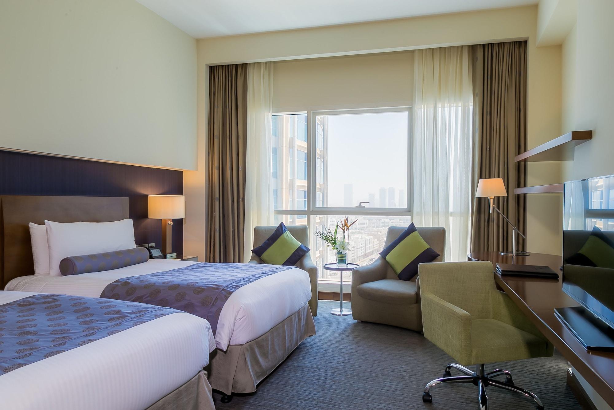 Grand Millennium Al Wahda Hotel And Executive Apartments Abu Dhabi Bagian luar foto