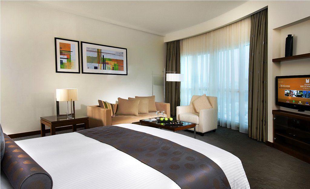 Grand Millennium Al Wahda Hotel And Executive Apartments Abu Dhabi Bagian luar foto